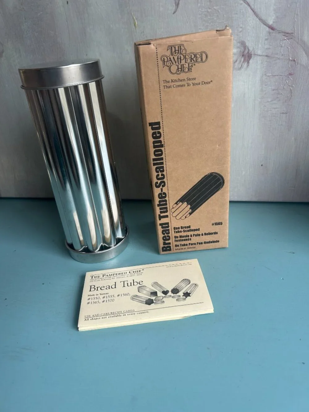 New in Box Pampered Chef Scalloped Bread Tube Loaf Shape Canapes w/ Insutruction